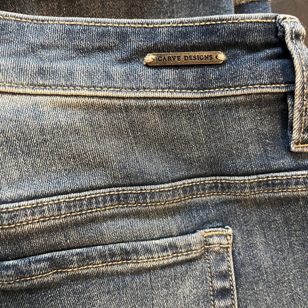 Carve Designs Jeans with Frayed Hem